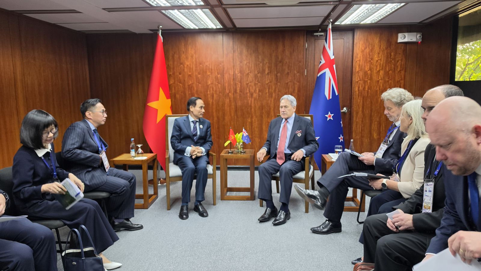 Ủy viên Bộ Chính trị, Bộ trưởng Ngoại giao Lê Hoài Trung đã gặp Bộ trưởng Ngoại giao New Zealand Winston Peters